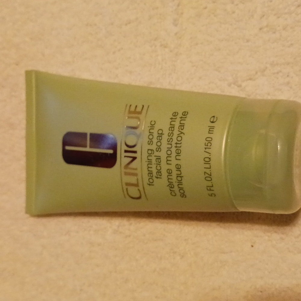 Clinique foaming sonic facial soap